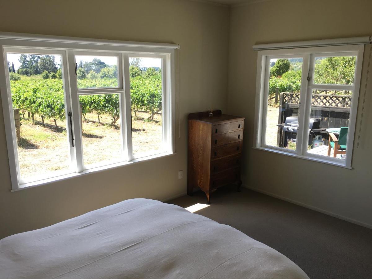 Tuki Vineyard Cottage Havelock North Exterior photo