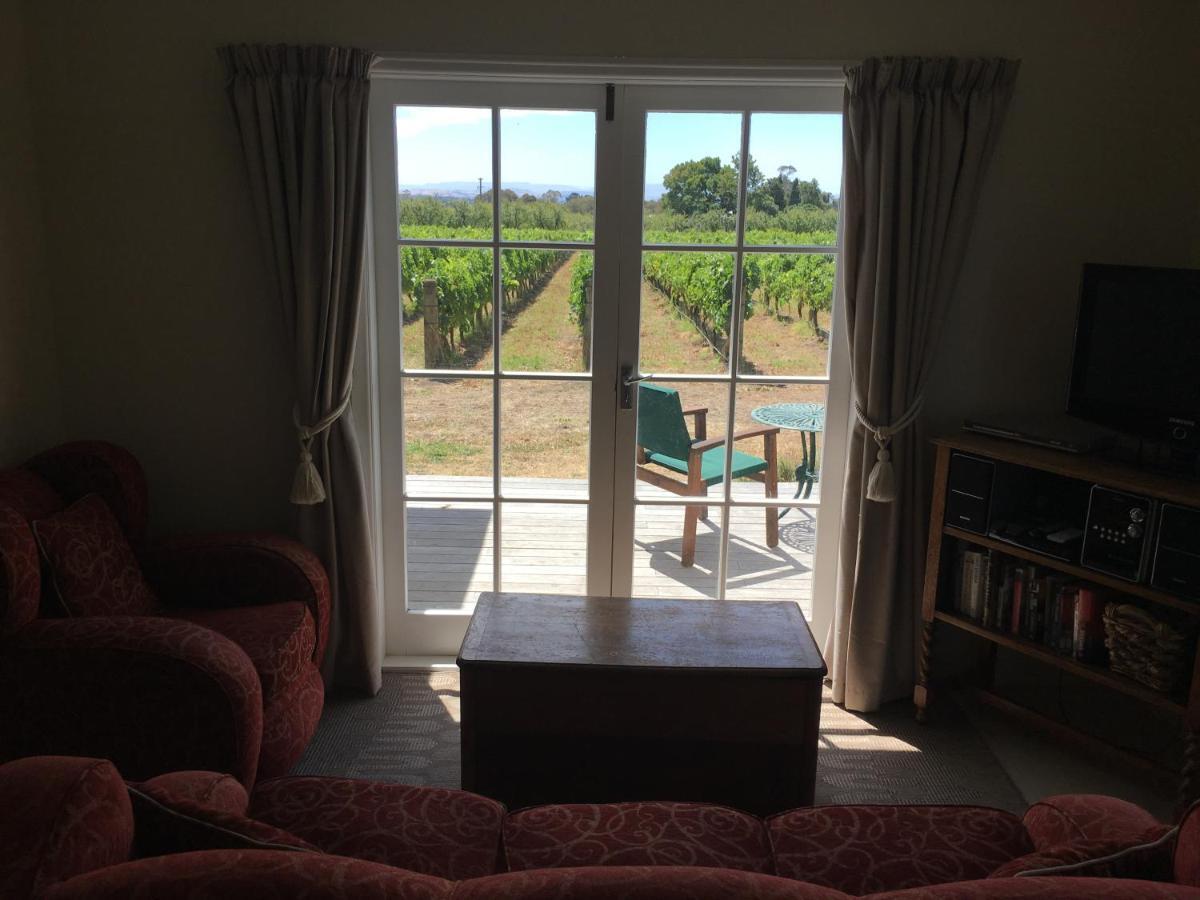 Tuki Vineyard Cottage Havelock North Exterior photo